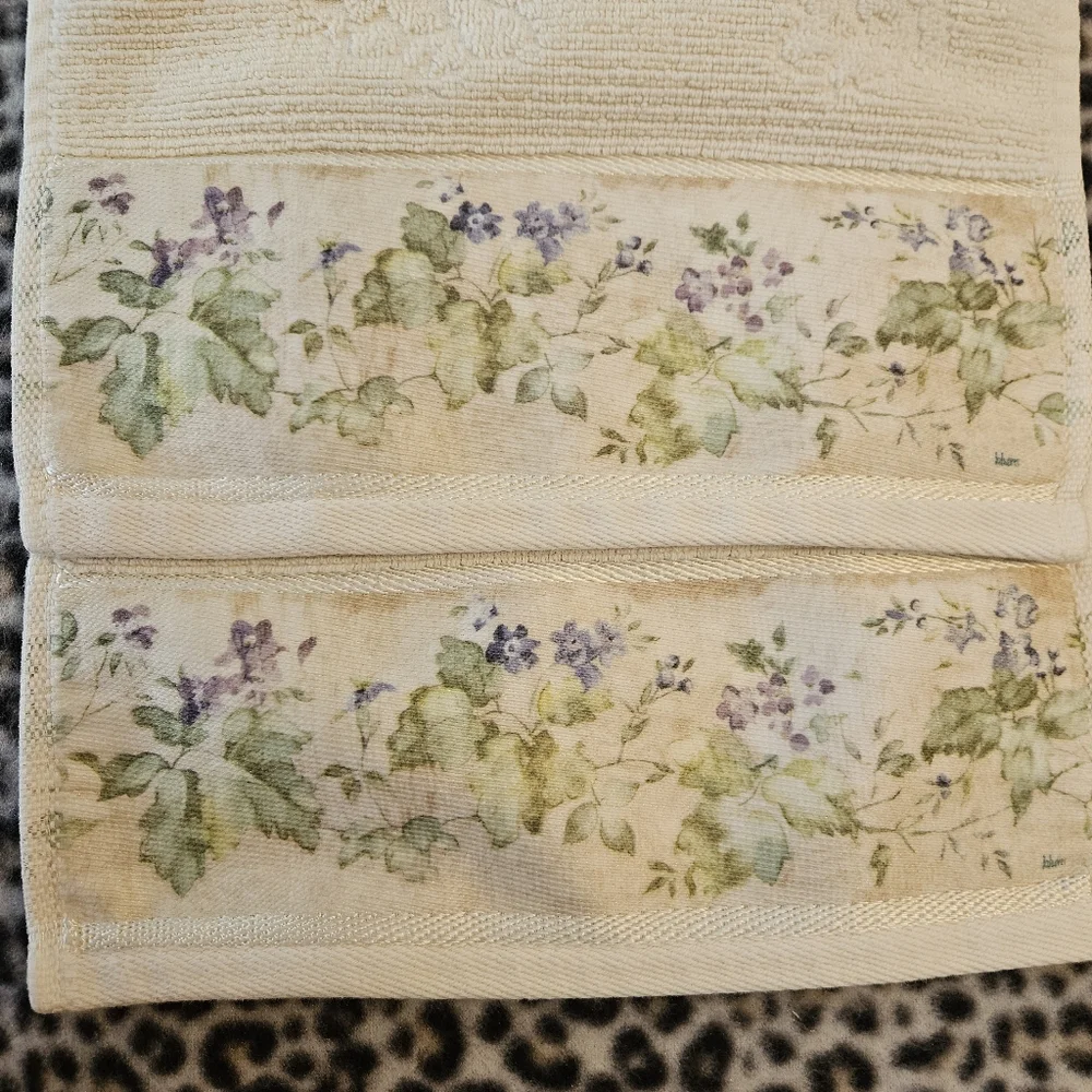 2 Croscill Cotton Cream Floral Fingertip Hand Towels, Green and Purple Flowers
